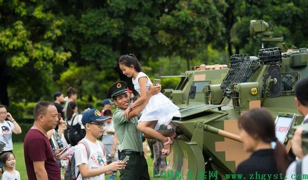 解放军驻澳部队珠海基地营区开放日活动精彩纷呈